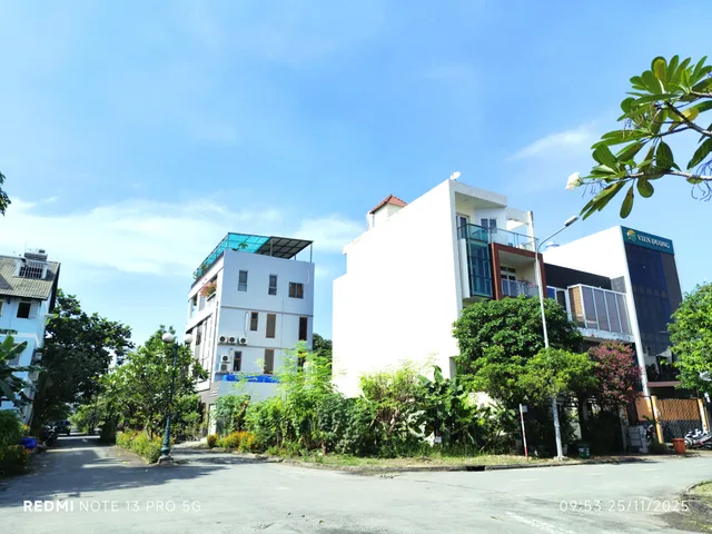 Bán gấp đất góc 2 mặt tiền dự án Thế Kỷ TP Thủ Đức cũ, dt 144,7m² ngang 8m giá 31,8 tỷ tại Phường Bình Trưng mới