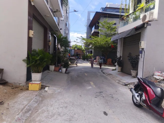 Bán nhà 5 tầng HXH Đ, số 4 Phường Bình Hưng Hoà A Quận Bình Tân