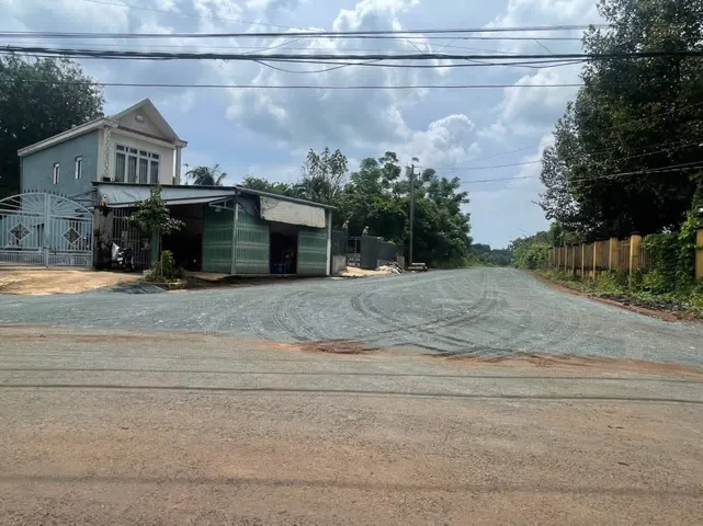 Chính chủ cần bán đất đối diện trường, ủy ban gần tỉnh lộ, dân đông Gọi 0932882968