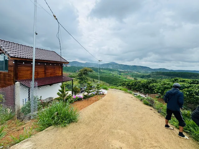 Bán đất thổ cư ở gia lâm. view tượng mẹ quan âm. Giá 800tr/648m2. sẵn 100 xây dựng