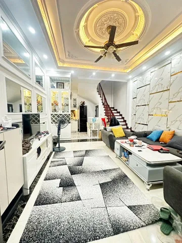 Nhà Mới!  Thái Thịnh,Full nội Thất,Thoáng Rộng,DT: 33m2 x 5Tầng,MT: 5m,Giá: 9.2 tỷ Đống Đa
