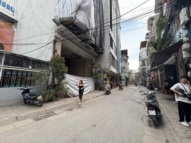 Bán tòa khách sạn Hoàng Hoa Thám (BĐ) 295m, 8 tầng, mt 8.2m, giá 150 tỷ