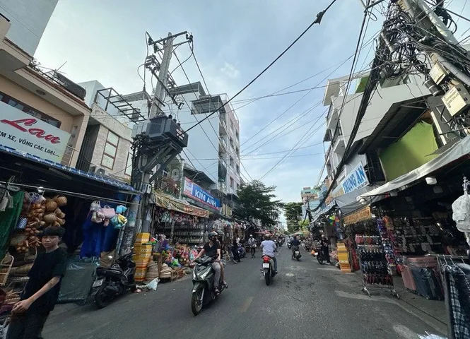 Mặt Tiền Đường Nguyễn Súy, 6 Tầng, DT: 66m² có sẵn 56,3m² thổ cư ngang 4m giá 19.5 tỷ tại Phường Tân Quý Quận Tân Phú