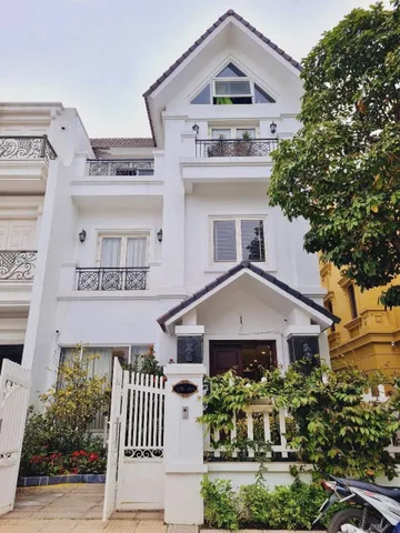 BT ANH ĐÀO VINHOMES RIVERSIDE - KHÔNG GIAN SỐNG ĐẲNG CẤP