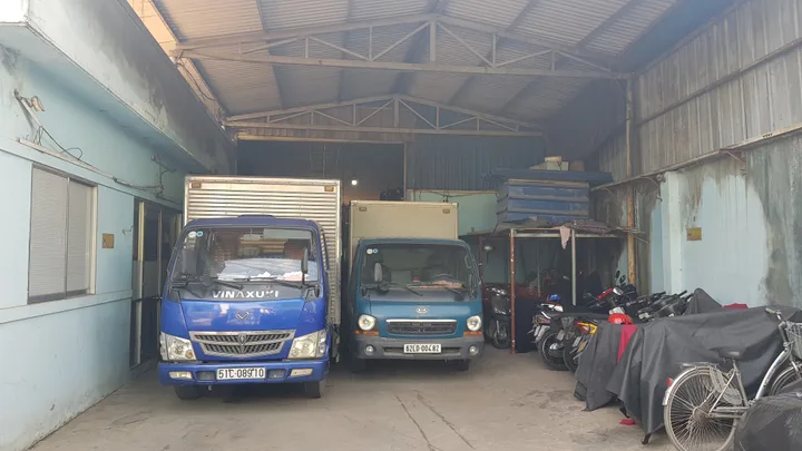 Cho thuê nhà xưởng nằm đường hà huy giáp, phường thới an quận 12 dt: 600m giá 35 triêu lh: 0908561228