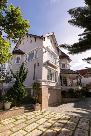 Biệt thự Đà Lạt siêu rộng 435m2, 2 mặt tiền, 11 Phòng ngủ, 22 tỷ, Trung tâm phường 4 Đà Lạt. Liên hệ 0822686198