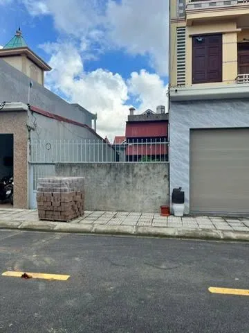 06.2026. Bán đất 99,6m² ngang 4,98m . đường nội bộ 7,5m giá 3.99 tỷ Phường Thiên Hương( Kiền Bái). liên hệ 0362558882