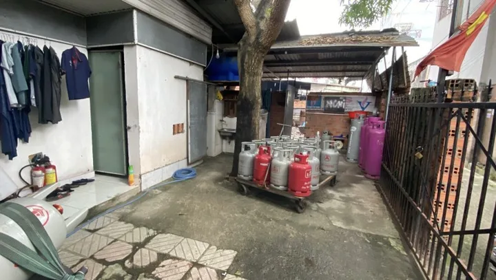 + Vuông vức.