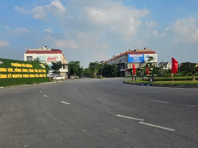 Bán 200m2 đất dãy OBT27 biệt thự đại hoàng long. Lô áp góc. Thông 2 đầu. Phường võ cường bắc ninh