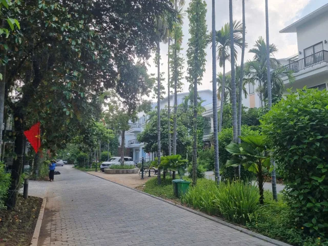 Bán 192m2 đất sẵn biệt thự 3.5 tầng xây thô. Dự án khu nhà ở trầu cau garden. Phường Võ cường bắc ninh