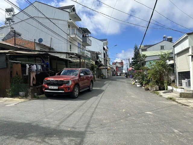 BÁN NHÀ GÓC 2 MẶT TIỀN ĐƯỜNG NGUYỄN TRUNG TRỰC ,PHƯỜNG 4 , ĐÀ LẠT