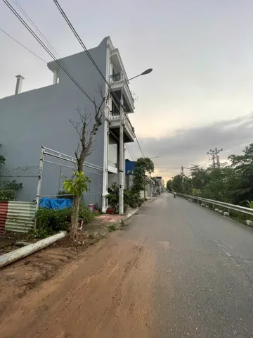 Bán đất đấu giá 125m² tại Đinh Xuyên, 2 mặt tiền đường thông ô tô tránh