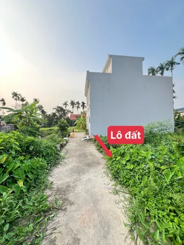 Bán 69.2m Lâm Động cách đường liên thôn 50 m . Gần chợ . L:h:076.231.9990 e Thuý
