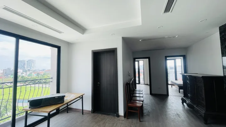 Bán nhà Mặt phố Ngọc Thuỵ (LB) 90m, 7 tầng, mt 7.5m, giá 35 tỷ