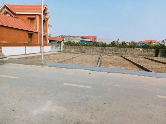 Bán đất 80.3m² ngang 4m . đường nhựa 7m.Phường Thiên Hương. liên hệ:076.231.9990 e Thúy