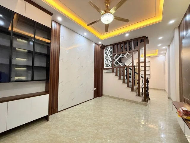 BÁN NHÀ ĐƯỜNG KHƯƠNG ĐÌNH. 50M2 - 5 TẦNG. 6 PN. GẦN NGÃ TƯ SỞ.