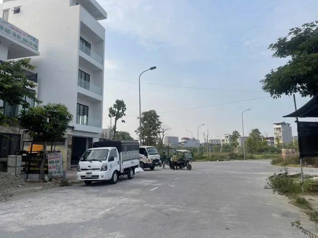 Bán 168 đất biệt thự sẵn nhà xây thô 3.5 tầng. Đường 22m. Dãy NO06 dự án cao đức vạn an. Phường kinh bắc bắc ninh