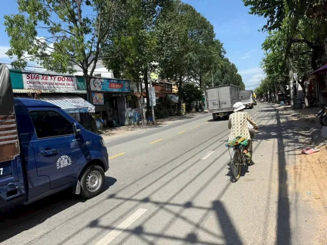 Chủ gửi bán 2 căn nhà lầu . mặt tiền đường nhựa Bùi Hữu Nghĩa ở phường bửu Hòa Biên Hòa Đồng nai