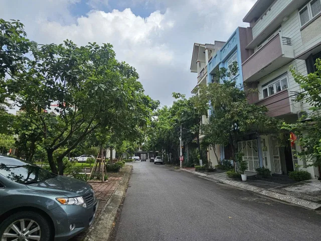 Bán 97m đất sẵn nhà xây thô 4 tầng. Khu đô thị an huy. Nhìn vườn hoa. Phường vũ ninh bắc ninh