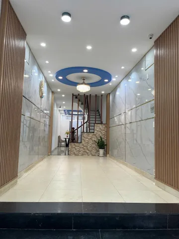 Nhà mặt tiền 5 tầng, Đường 10m, 75m2 – Lê Hoàng Phái QV