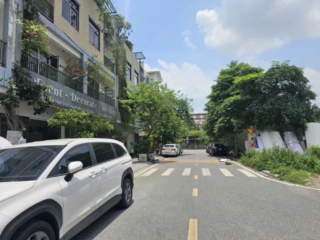 Bán căn 3.5 tầng liền kề hud-B.Nhìn chung cư. Diện tích 110m. Làn 2 đường nguyễn khuyến. Phường võ cường bắc ninh