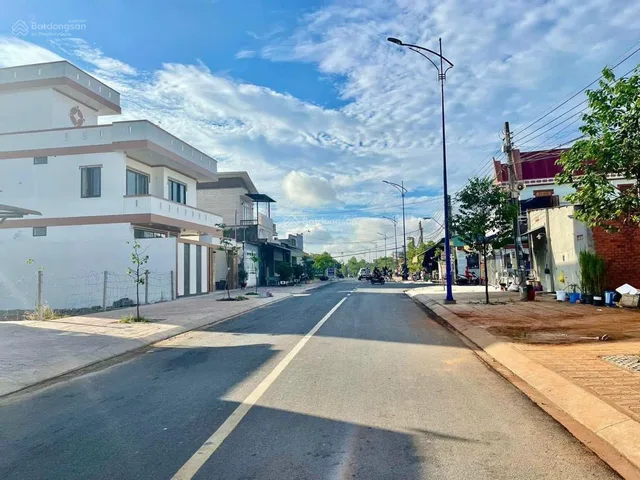 Mặt tiền dt 769 kết nối sân bay cách cầu cát lái 800m sổ sẵngiá 1tỷ650 thương lượng trực tiếp
