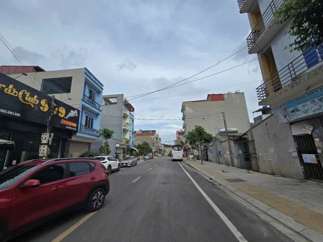 Bán 90m đất giãn dân lãm làng. Cạnh ngã 4. Đường 19m. Phường nam sơn bắc ninh