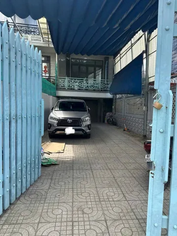 Nhà mặt tiền đường thông 3.9 tỷ/1 lầu 1 trệt/131 m2, sân ô tô