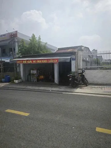 Cần bán nhà mặt tiền đường Phạm Văn Chèo– DT 298m² (200m² thổ cư), giá 6 tỷ