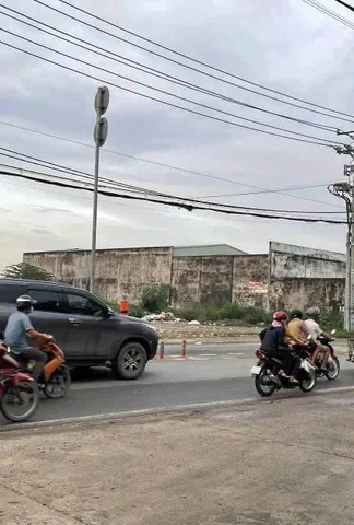 BÁN XƯỞNG MẶT TIỀN NGUYỄN VĂN BỨA – XUÂN THỚI SƠN, HÓC MÔN