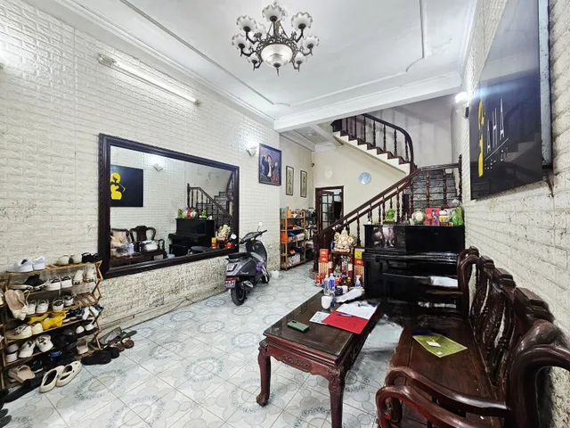 Bán nhà Nguyễn Khang 85m² ngang 4.3m giá 20 tỷ Phường Yên Hòa (LH: Zalo 0862299066)