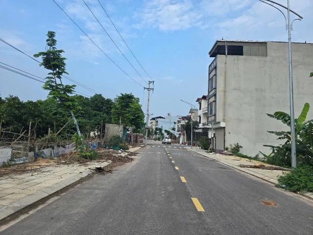 Bán đất giãn dân lãm trại vân dương nhìn hồ lớn. Diện tích 162m mặt tiền 9m hướng đông bắc. Phường nam sơn tỉnh bắc ninh