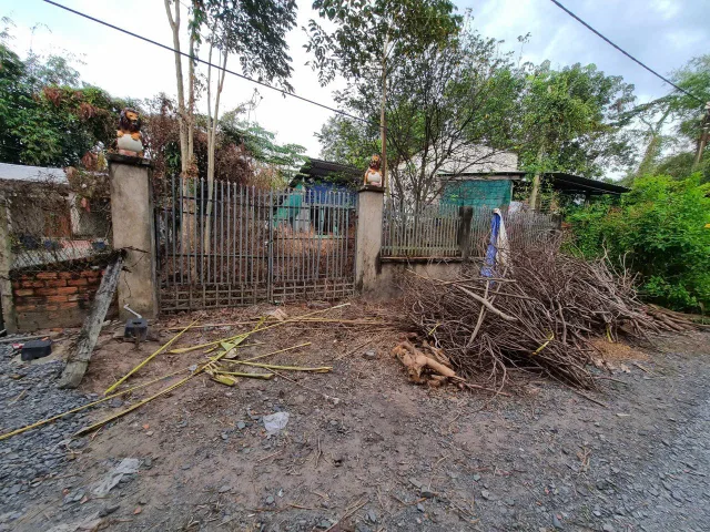 (L764) Đất (có nhà) xã Phú Hòa Đông, dt 377m2, thổ cư 300m2, giá 2 tỷ 900