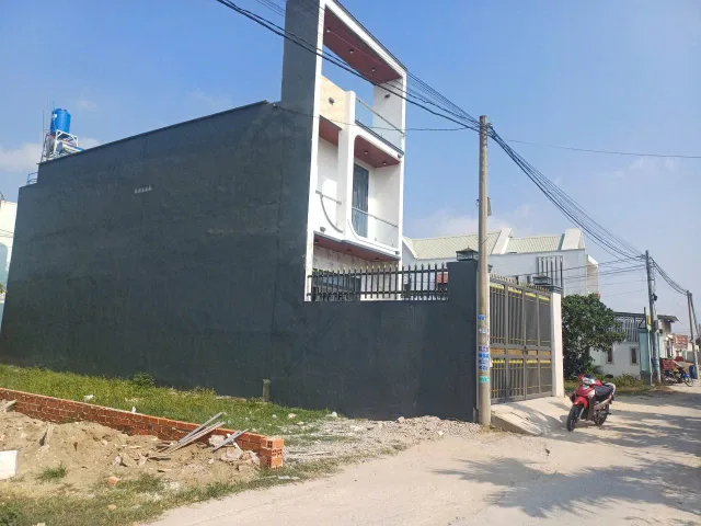 Bán đất 2252.9m² có sẵn 100m² thổ cư ngang 5m giá 2.95 tỷ tại Xã Đức Hòa