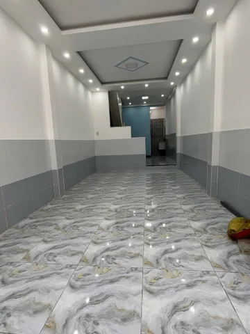 Bán nhà 3 tầng đẹp Thái Phiên, 44m2, gần Lạc Long Quân, Trung tâm Q11, chỉ hơn 5 tỷ HCM