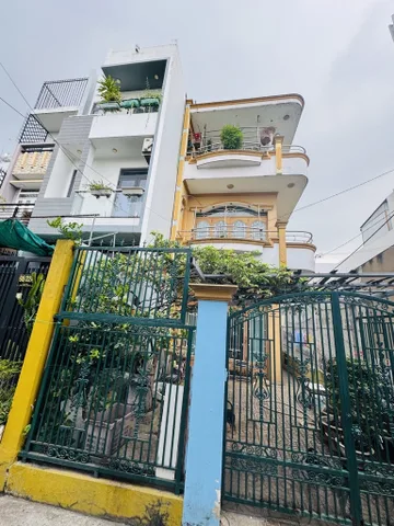 Nhà 3 Tầng - Hẻm ôtô, DT: 114m² ngang 5,2m dài 22m , giá 8.4 tỷ Phường Bình Trị Đông , Bình Tân