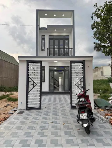 BÁN GẤP CĂN NHÀ Ở TÂN UYÊN, MỚI XÂY HOÀN THIỆN ĐỂ GIA ĐÌNH ĐI MỸ ĐỊNH CƯ