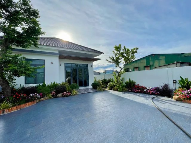 🌴 BÁN NHÀ VƯỜN VILLA – HỒ BƠI RIÊNG – SAU CHỢ EAKAO 🌴