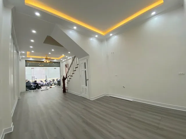 Bán nhà Nguyễn Khang 40/46m² ngang 4m giá 17.9 tỷ Phường Yên Hòa (LH: Zalo 0862299066)
