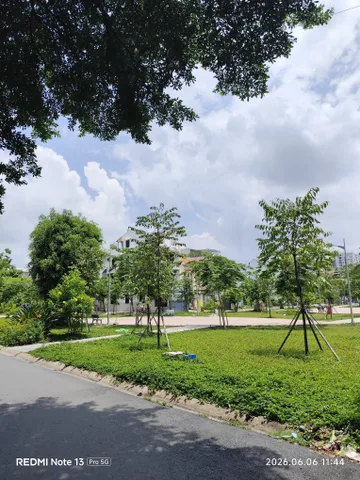 Bán biệt thự góc 2 mặt tiền dt đất 213m² ngang 12m vị trí đẹp giá chỉ 28 tỷ Bình Trưng Đông Q2 cũ