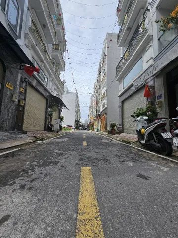 Bán nhà gấp 4 Tầng HXH Hồ Văn Long  bhhb Bình Tân