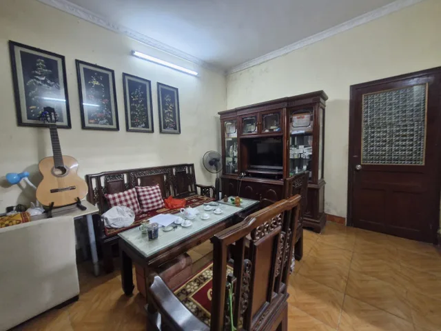 Bán nhà 80/100m² ngang 6.2m giá 20 tỷ Phường Láng