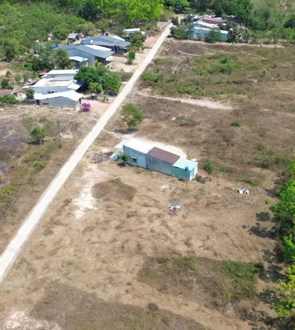 KINH DOANH THUA LÔ BÁN GẤP 2 SÀO (2065m2) ĐẤT VƯỜN, CẠNH KHU CÔNG NGHIỆP BECAMEX VÀ HỒ SINH THÁI