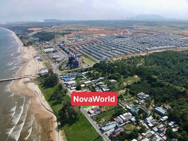 Bán 600m2 có 300m2 view CV biển, sát bên Nova World.