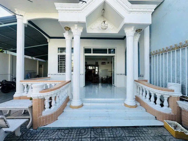 Bán nhà 200.5m² ngang 10m giá 2.3 tỷ Phường Tân Hạnh