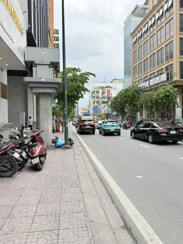 Bán nhà gấp CHDV 7 Tầng Mặt Tiền Bạch Đằng Tân Bình