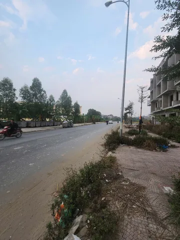 Bán 2 căn liền nhau xây thô 4.5 tầng. Diện tích đất 200m. Mặt đường 286 mới dự án parado vạn an. Phường kinh bắc bắc ninh