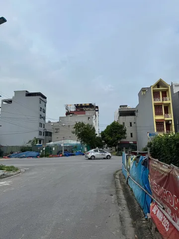 Bán 72m đất dãy LK5 nhìn khu phức hợp thể thao. Giãn dân bò sơn 3. Đường nguyễn thiện tích. Phường võ cường bắc ninh