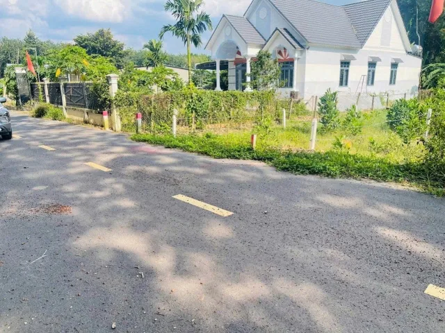 CẦN BÁN LẠI NỀN ĐẤT TPHCM DT 6X40=240M2 THỔ CƯ SHR CẠNH CHỢ DÂN CƯ ĐÔNG KÍN GIÁ 660 TRIỆU