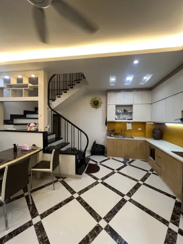 Chuyển Công Tác. Bán Nhà Ngõ 24 Ngọc Lâm, Long Biên 41m2, 5T chỉ 8,55 tỷ